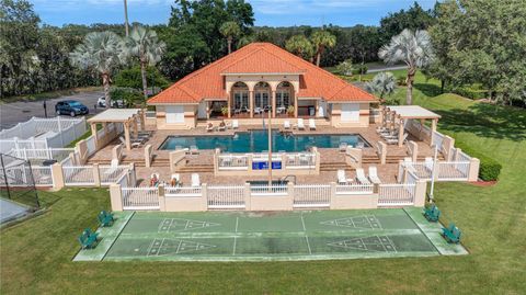 A home in WINTER HAVEN