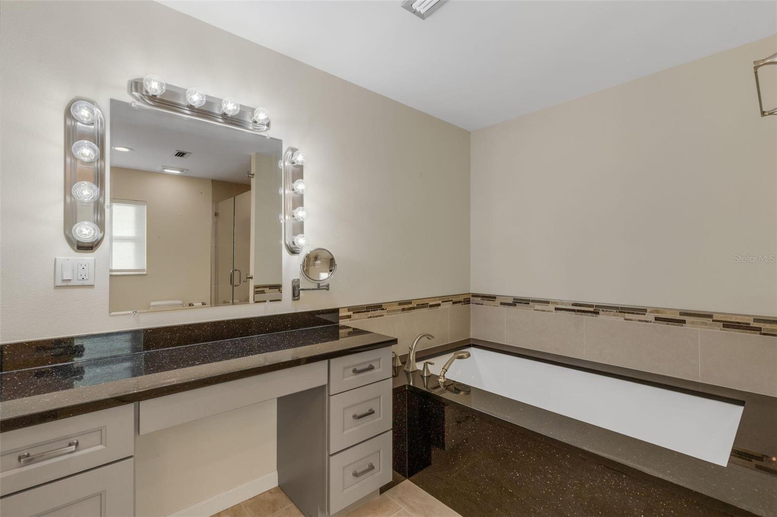 OAK GROVE PARK - Residential