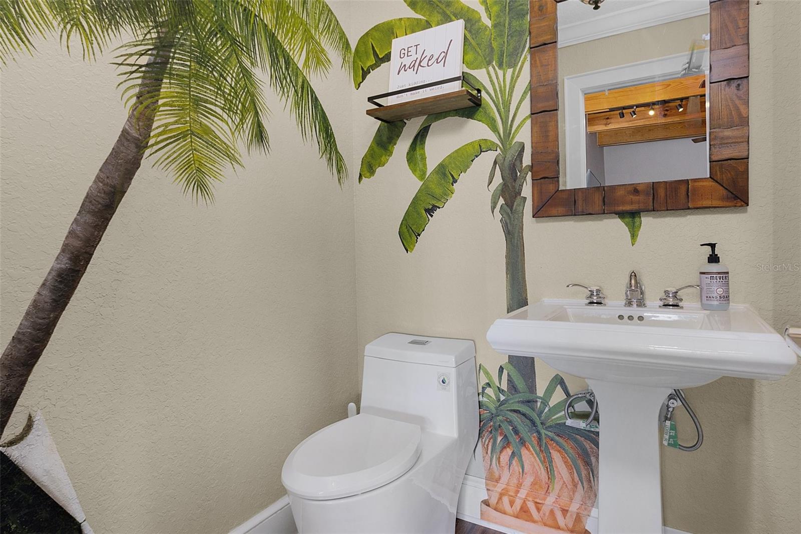 CRESCENT LAKE ESTATES - Residential