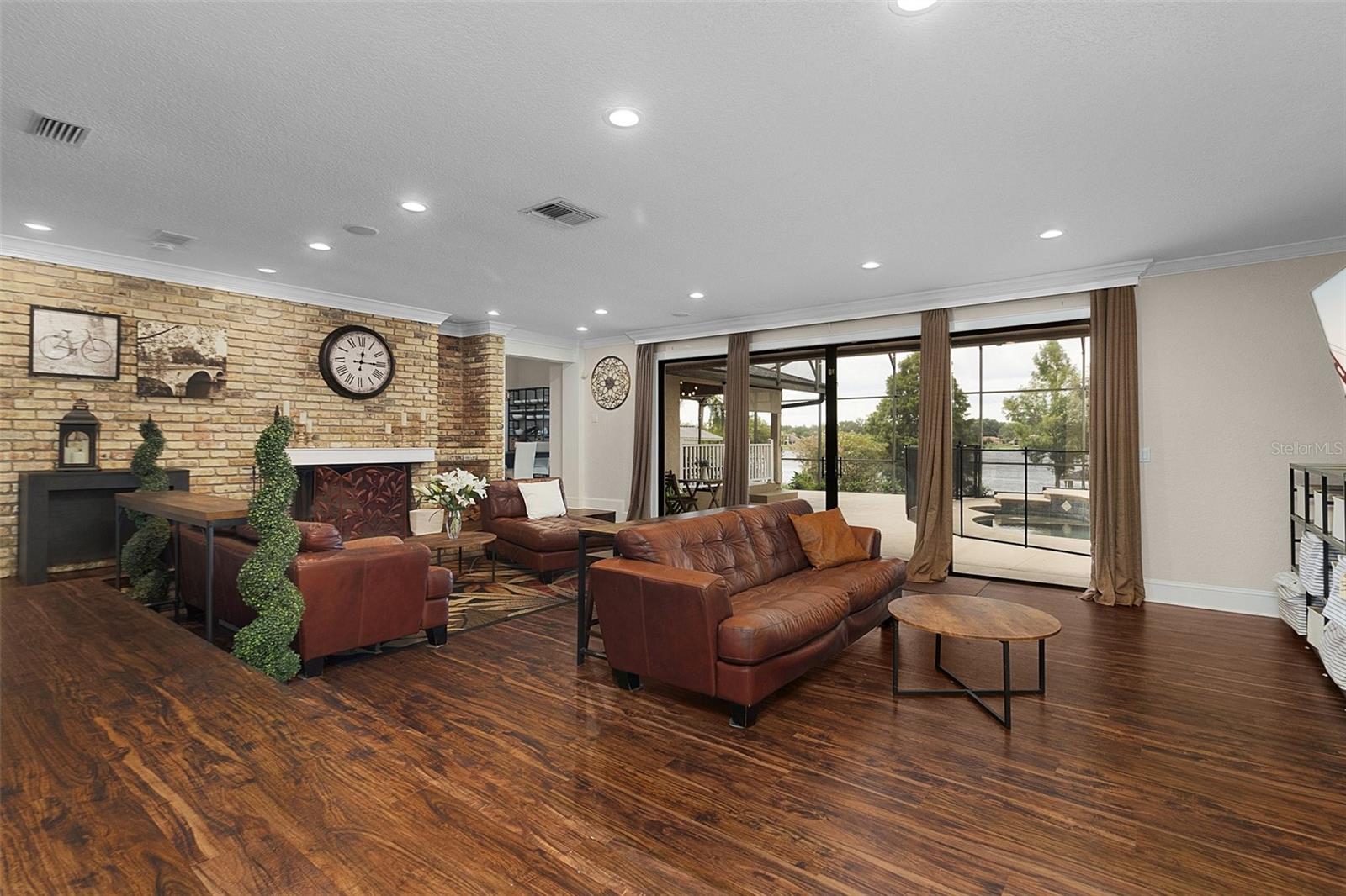 CRESCENT LAKE ESTATES - Residential