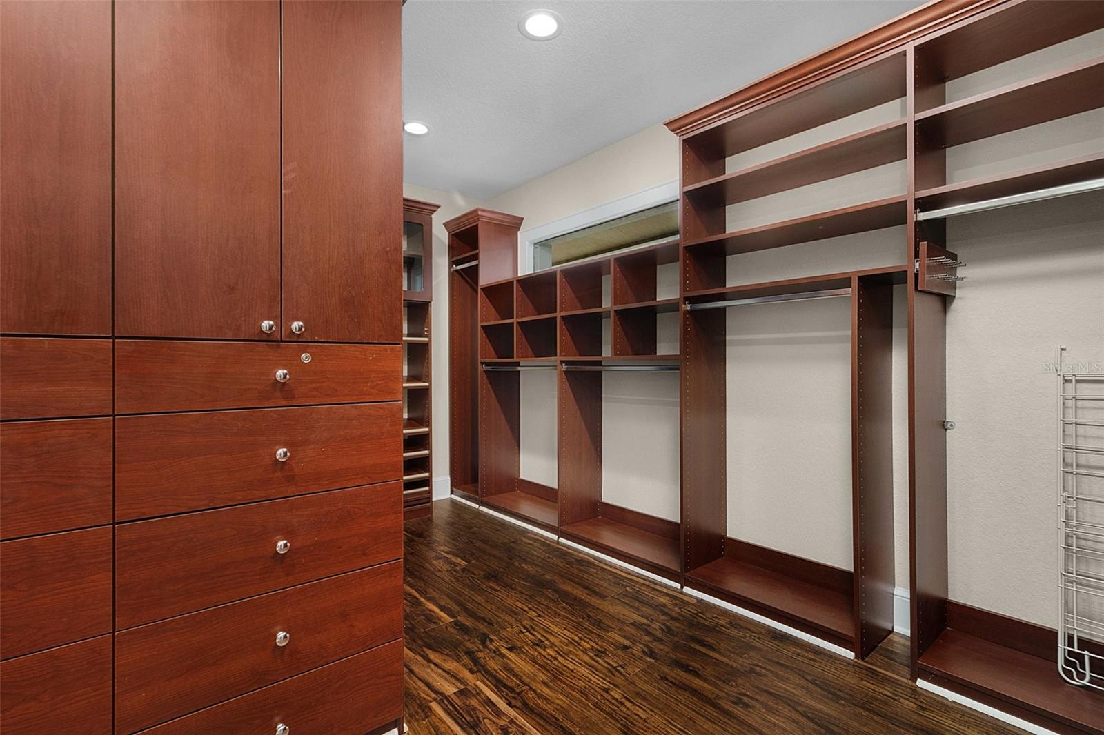 CRESCENT LAKE ESTATES - Residential