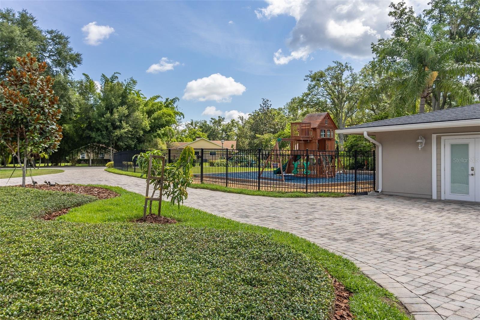 CRESCENT LAKE ESTATES - Residential