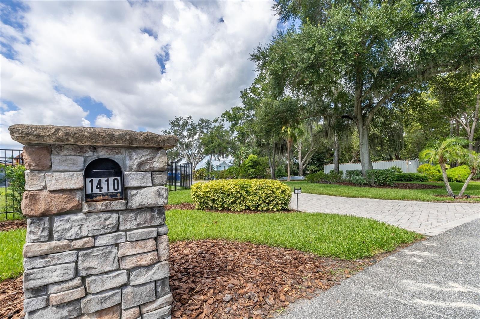 CRESCENT LAKE ESTATES - Residential