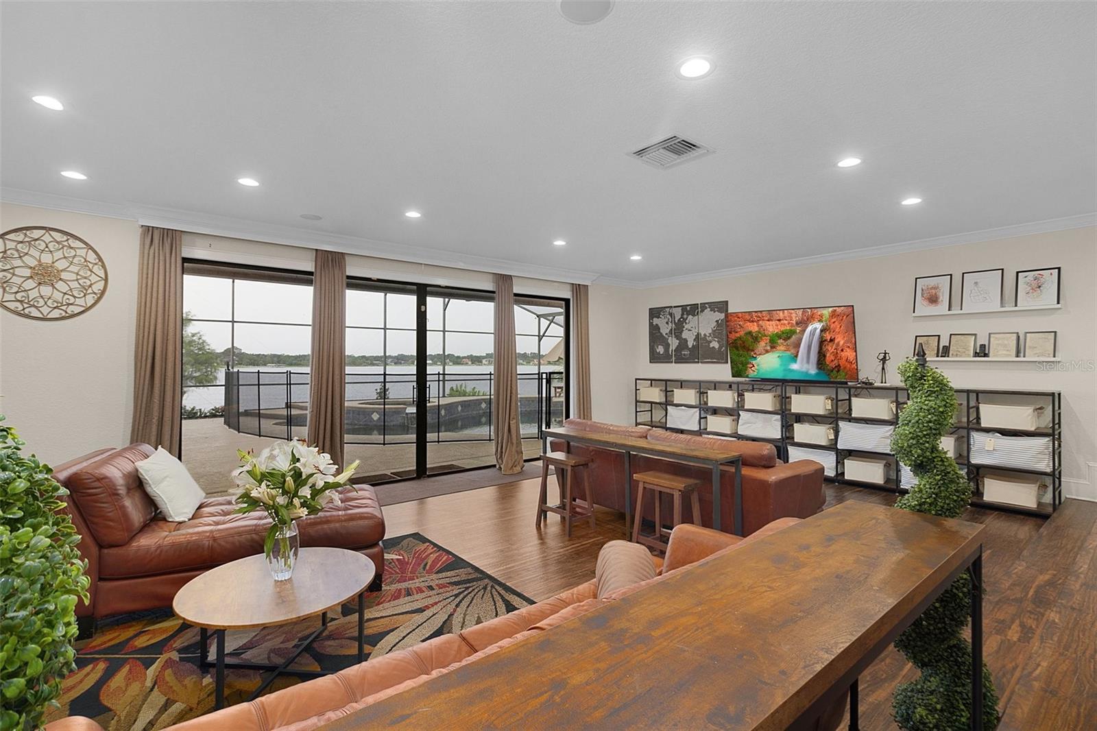 CRESCENT LAKE ESTATES - Residential