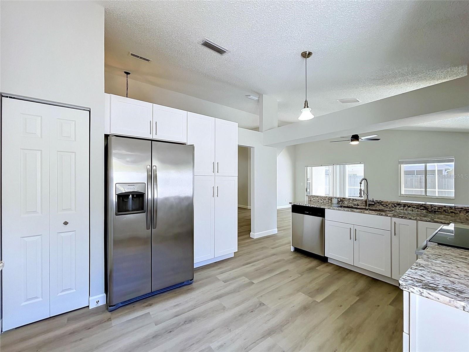 MEADOWGLEN - Residential