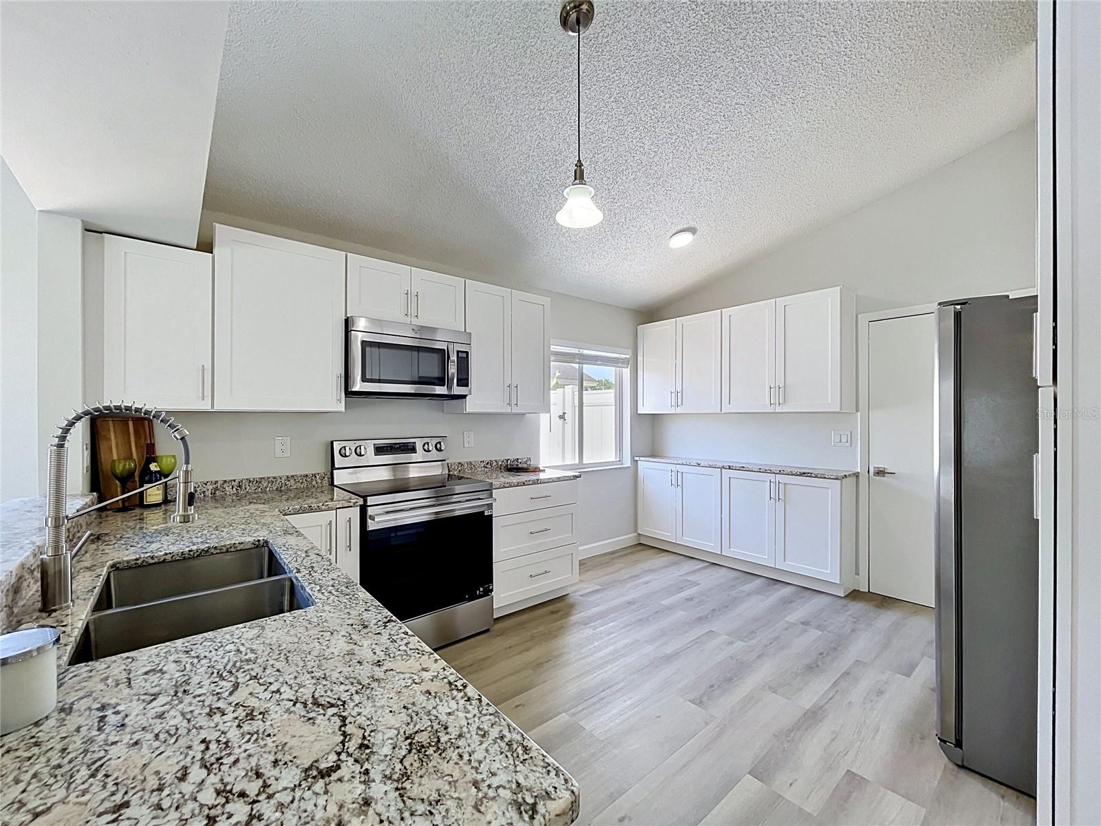 MEADOWGLEN - Residential