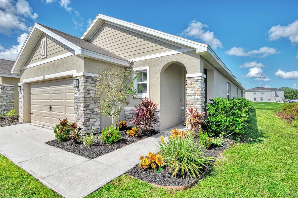 Photo of 3812 Golden Oriole Parkway, Sarasota, FL 34232 (MLS # A4665119)