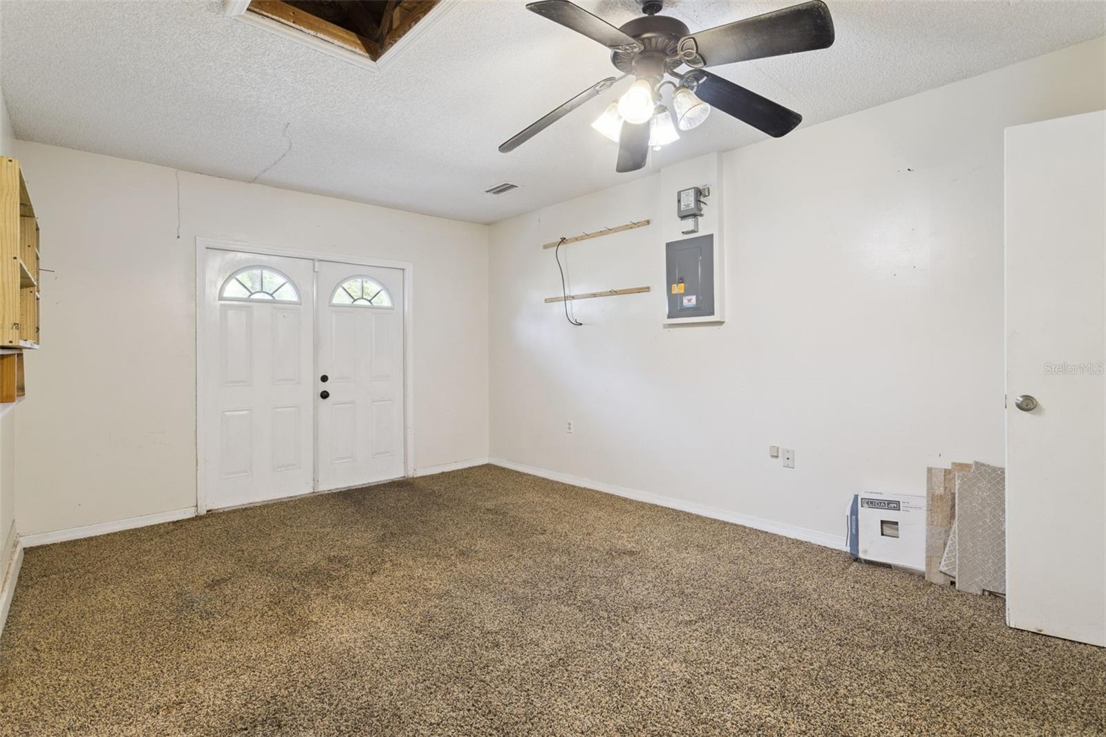 LADY LAKE APRIL HILLS - Residential