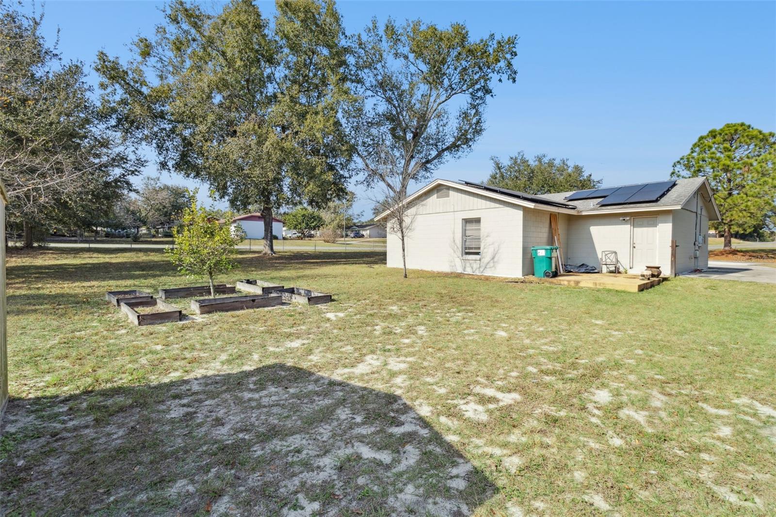 LADY LAKE APRIL HILLS - Residential