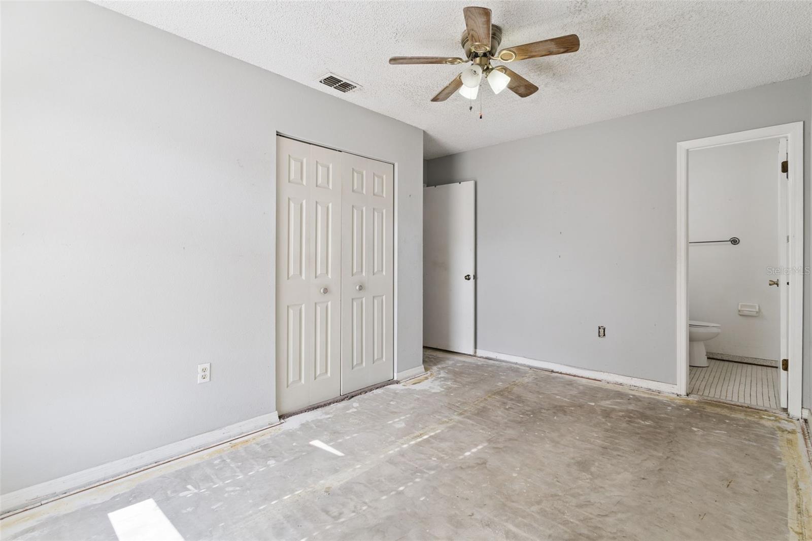 LADY LAKE APRIL HILLS - Residential