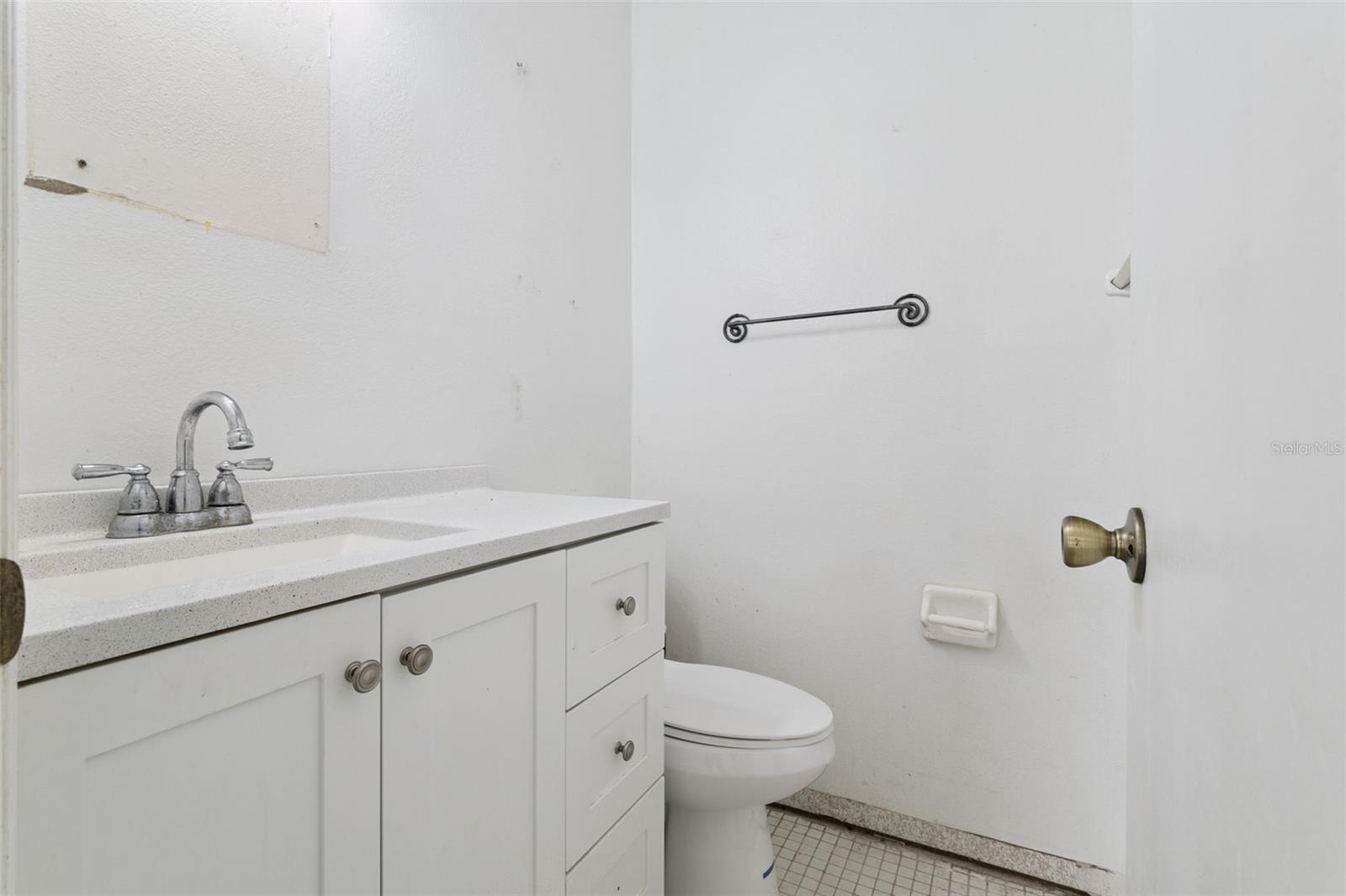 LADY LAKE APRIL HILLS - Residential