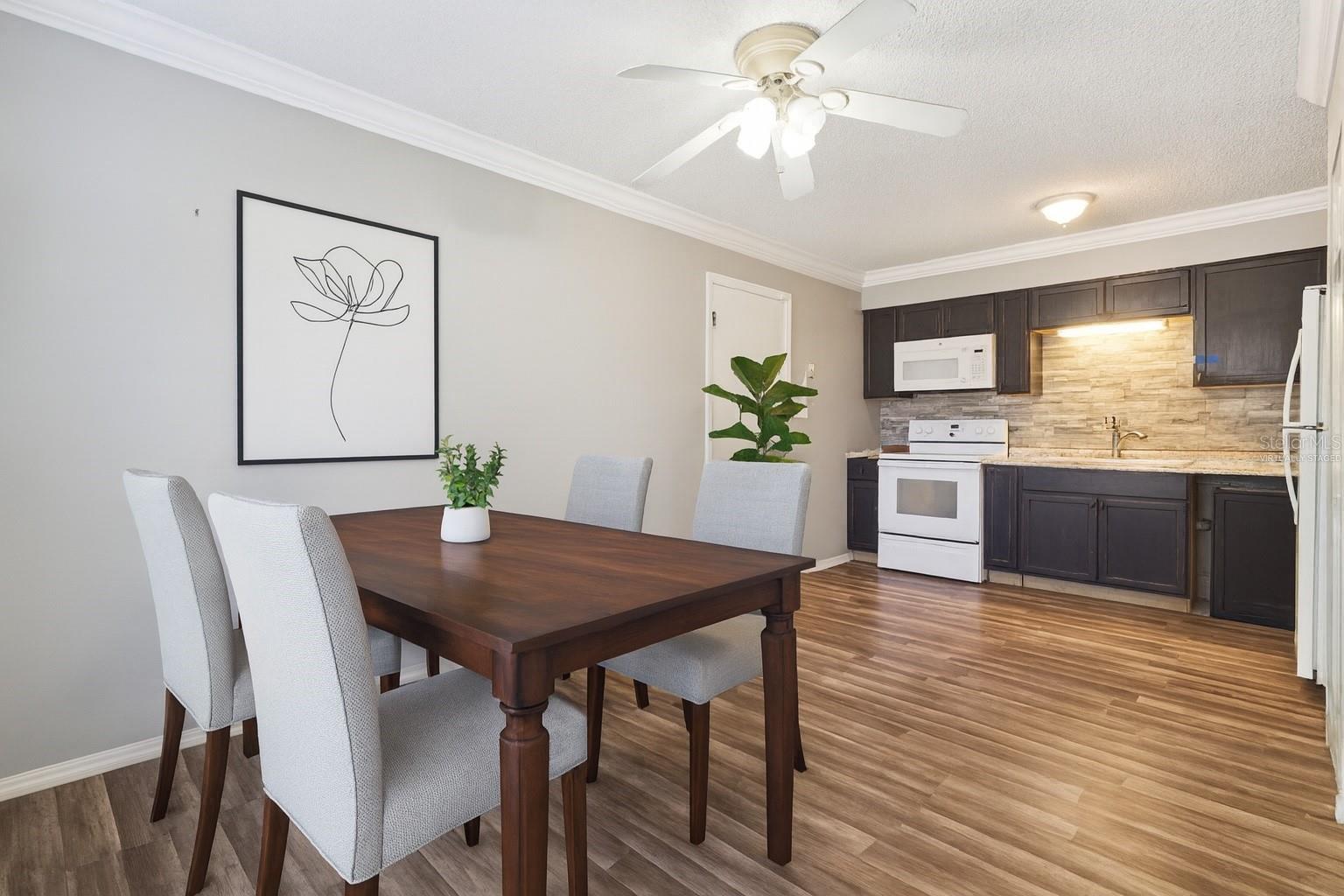 LADY LAKE APRIL HILLS - Residential