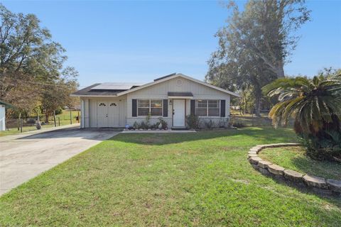 Photo of 314 E Primrose Lane, Lady Lake, FL 32159 (MLS # G5105301)