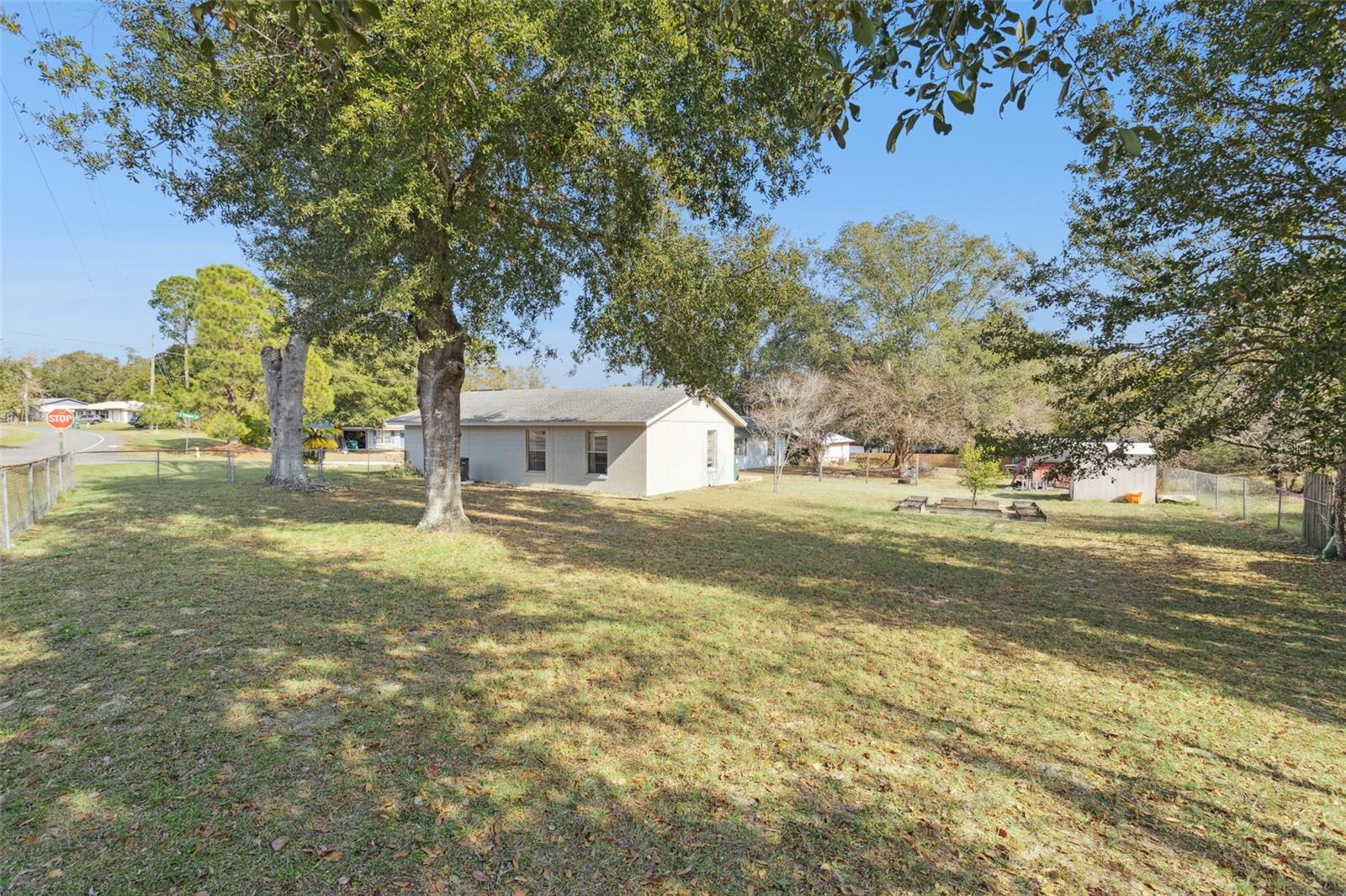 LADY LAKE APRIL HILLS - Residential