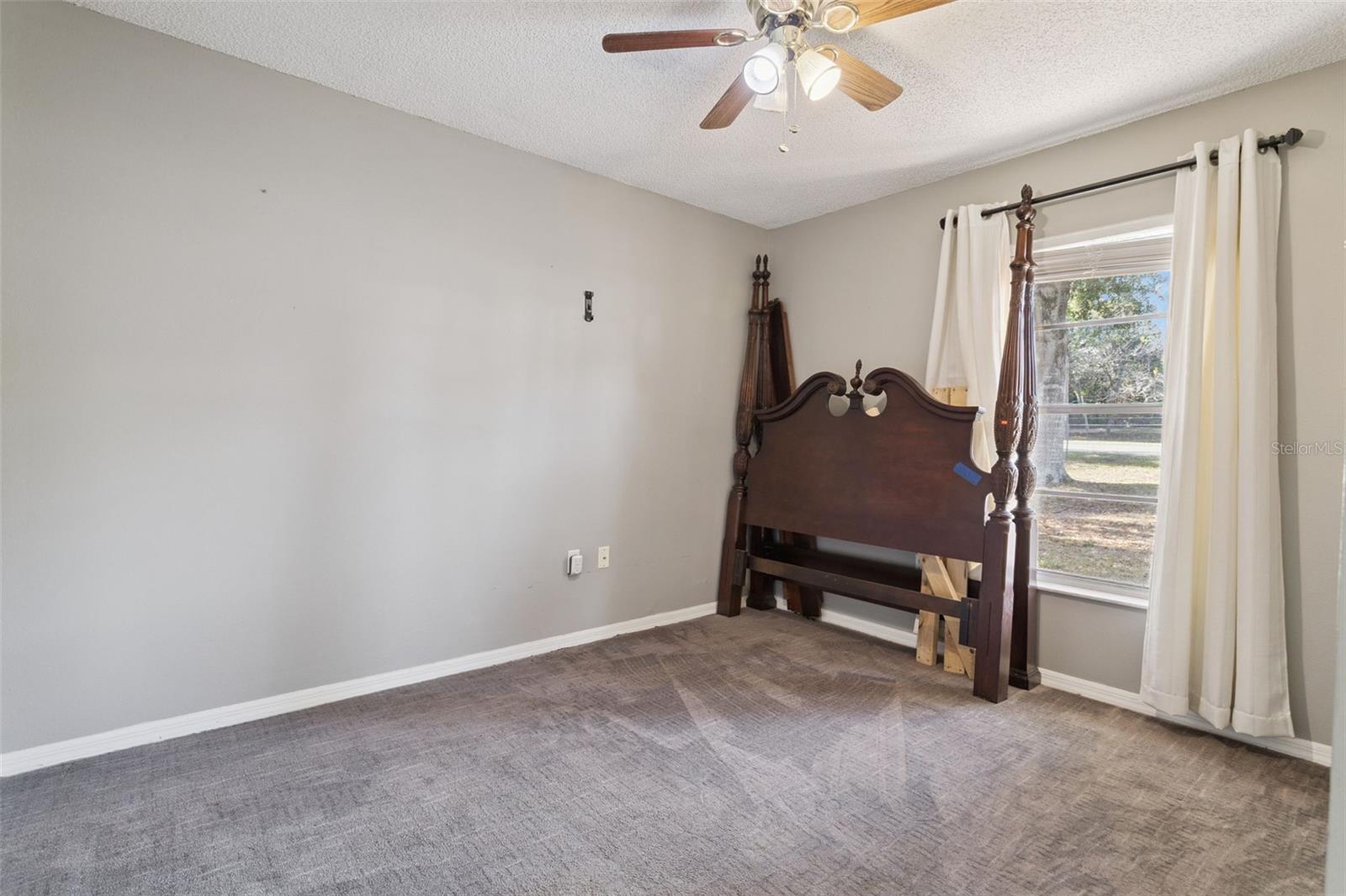 LADY LAKE APRIL HILLS - Residential