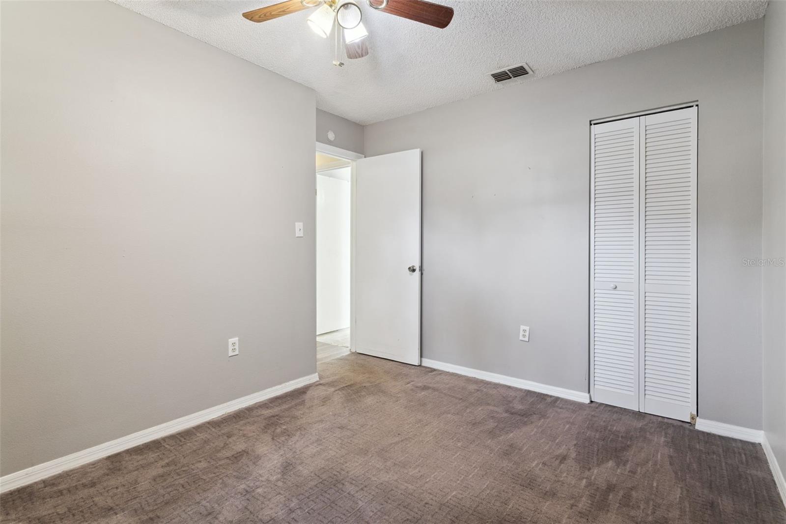 LADY LAKE APRIL HILLS - Residential