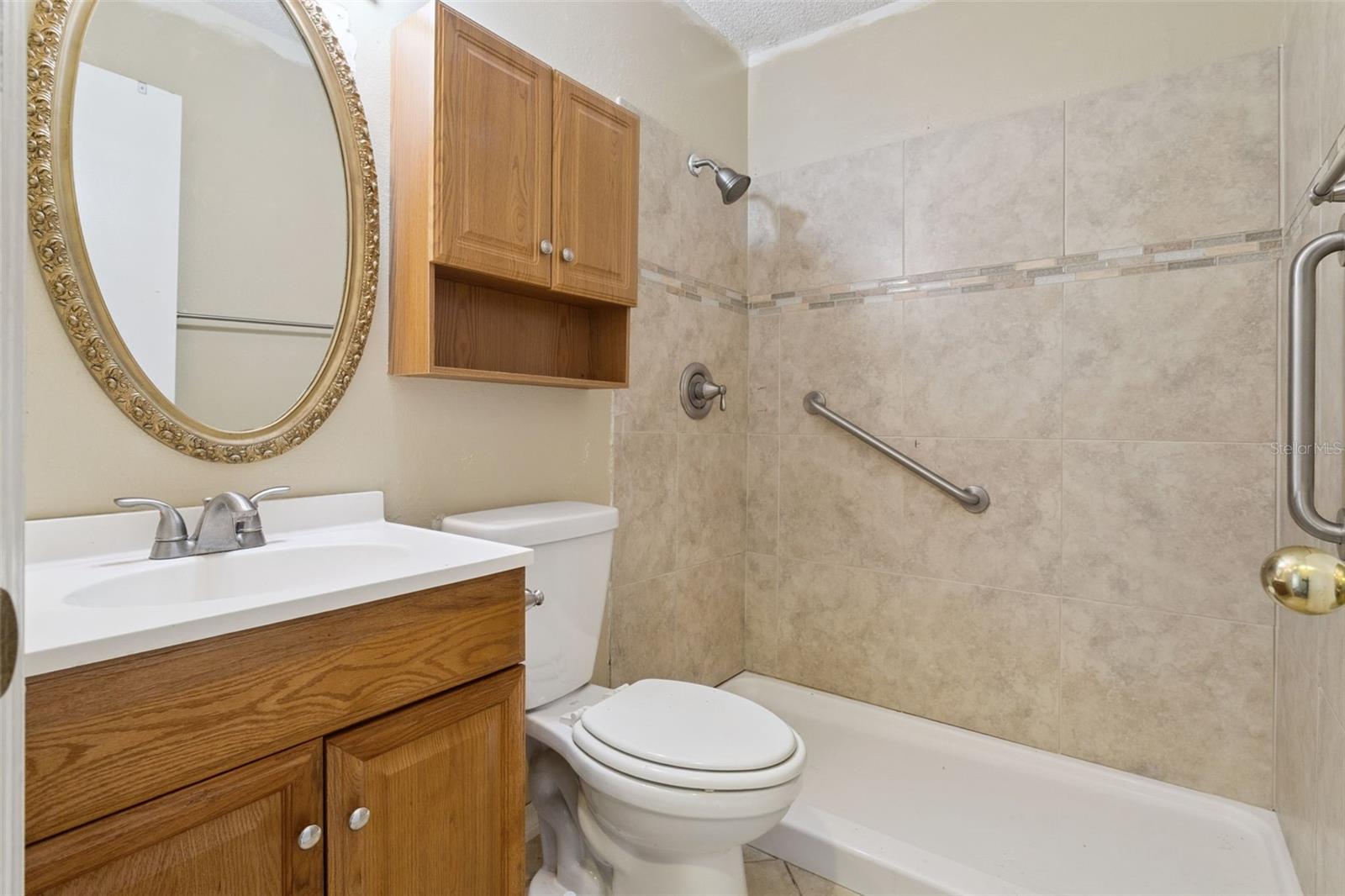 LADY LAKE APRIL HILLS - Residential