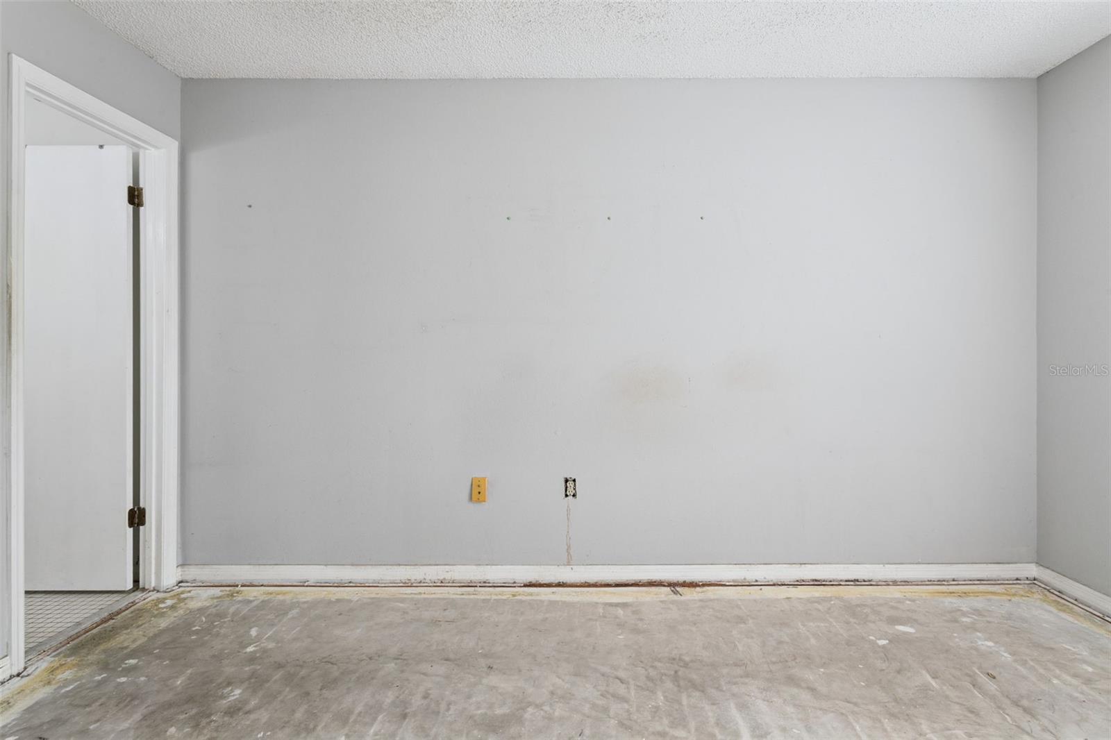 LADY LAKE APRIL HILLS - Residential