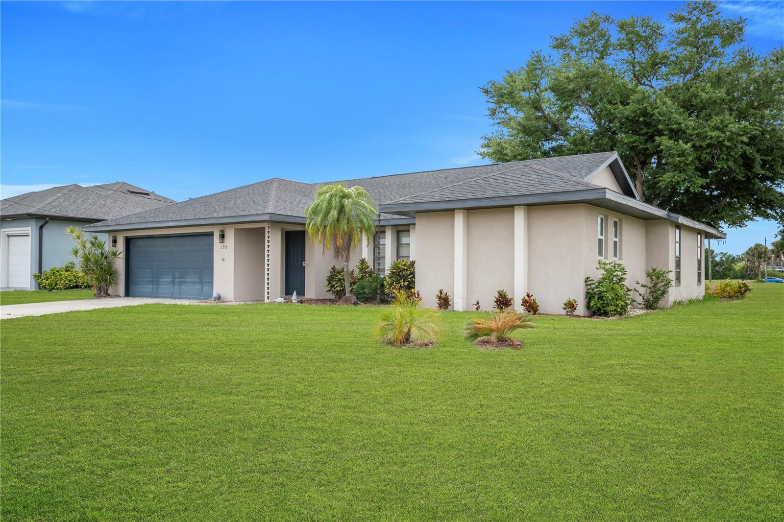 ROTONDA WEST PEBBLE BEACH - Residential