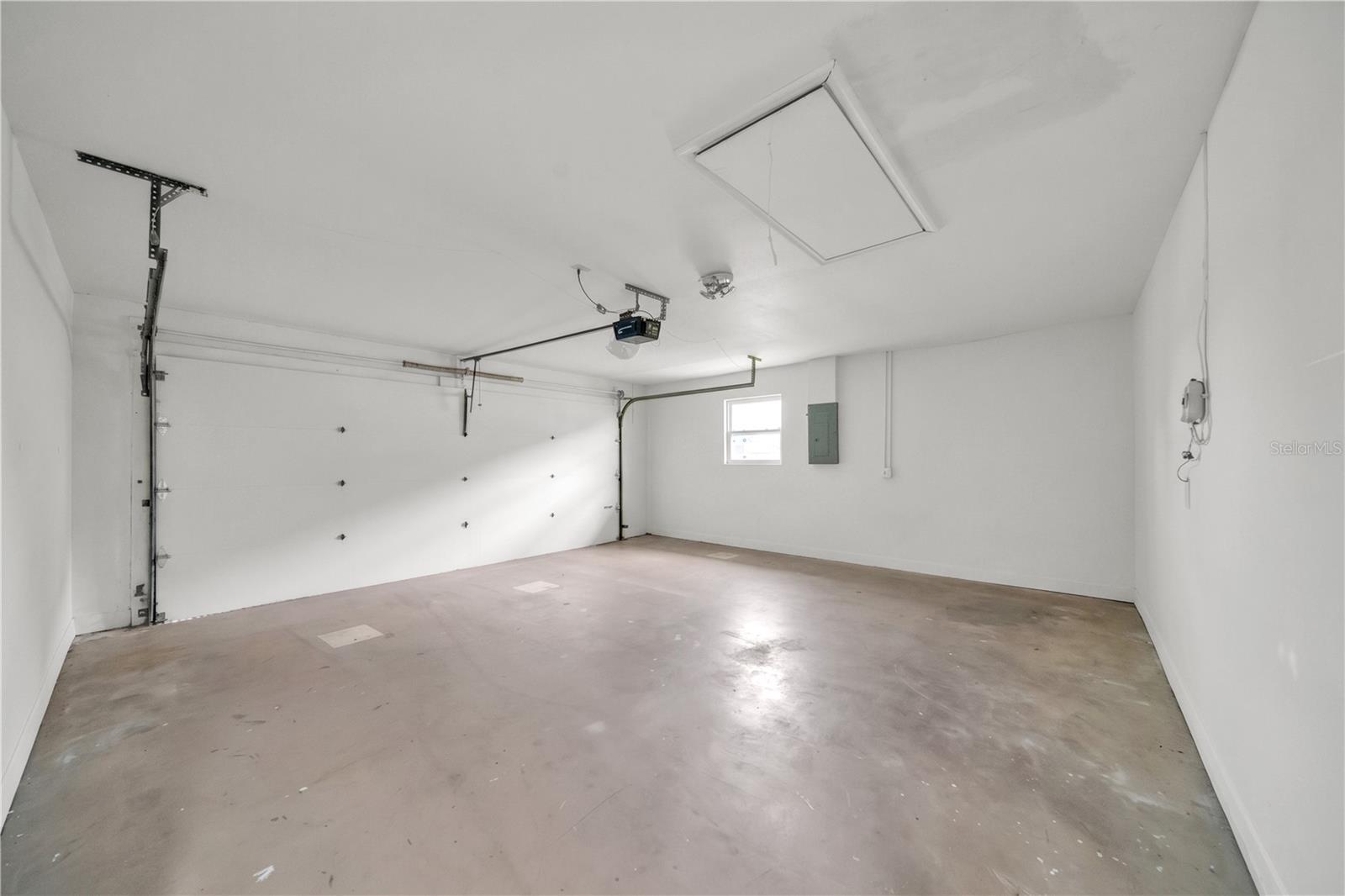 ROTONDA WEST PEBBLE BEACH - Residential