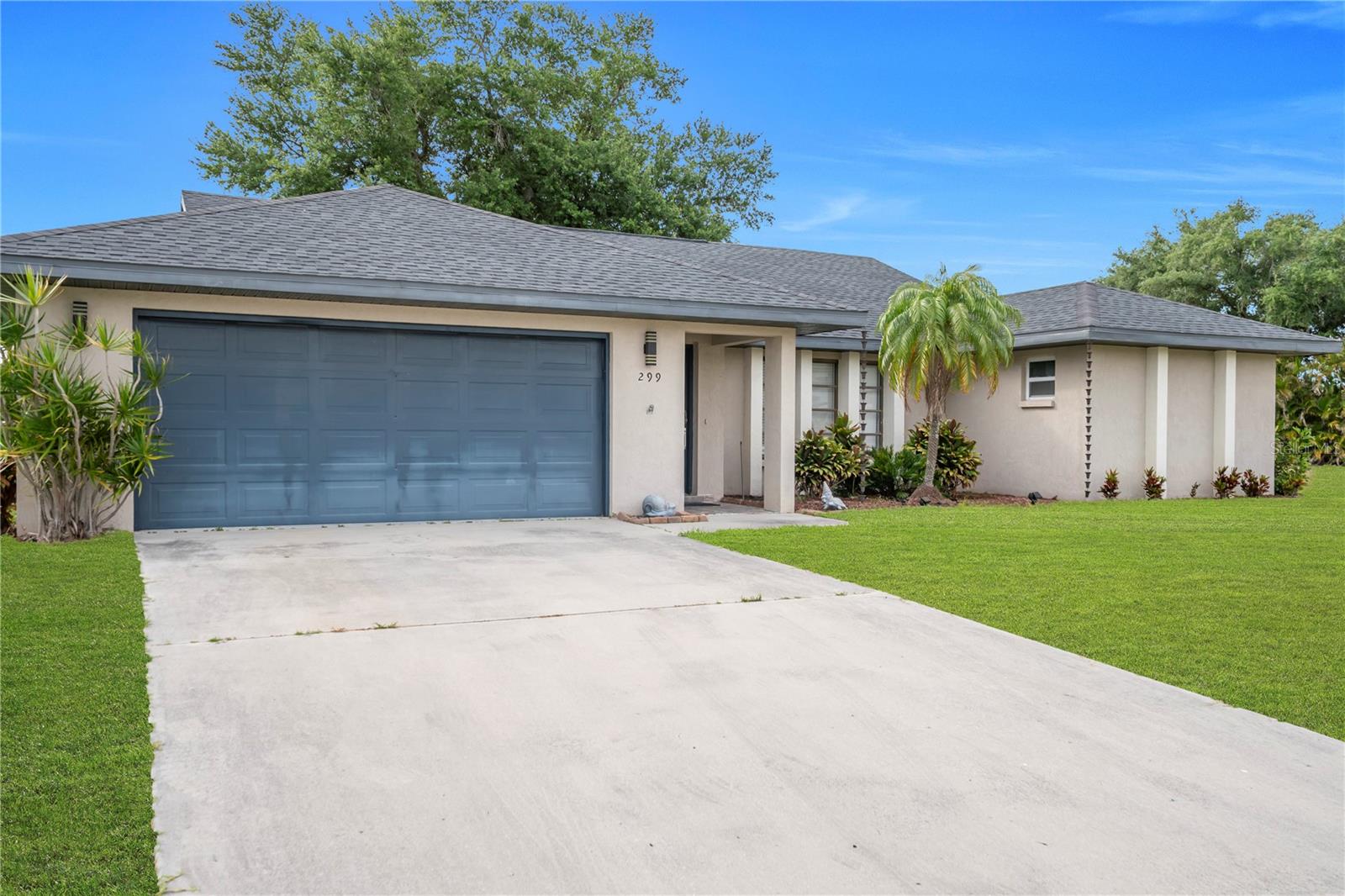 ROTONDA WEST PEBBLE BEACH - Residential