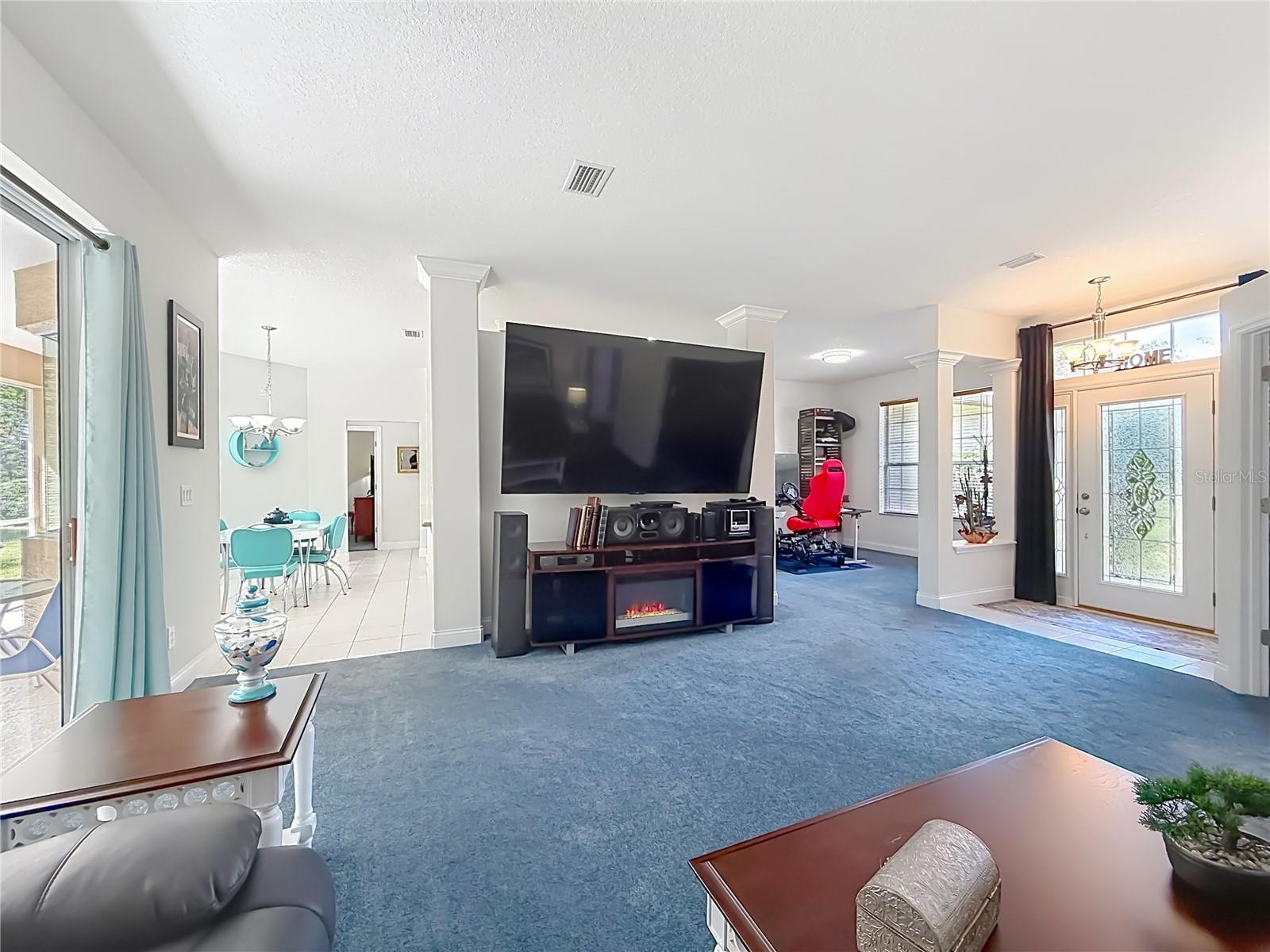 2452 W ARBUTUS DRIVE