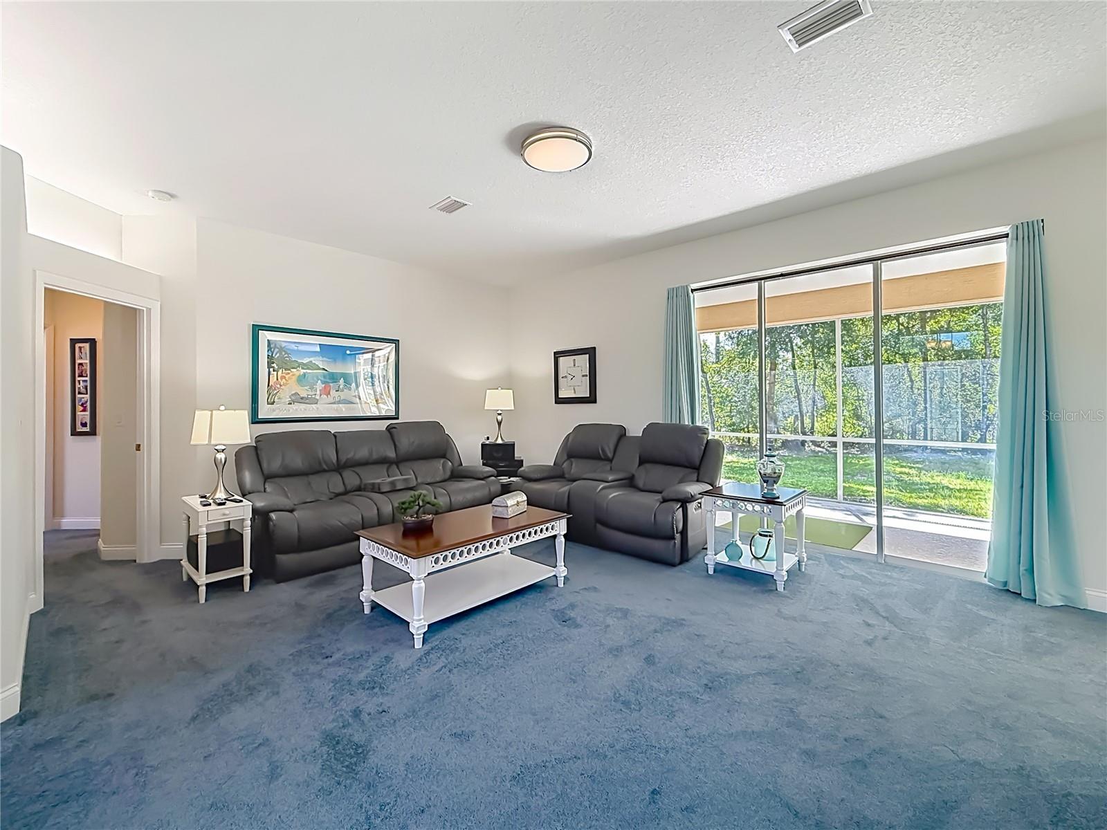 2452 W ARBUTUS DRIVE