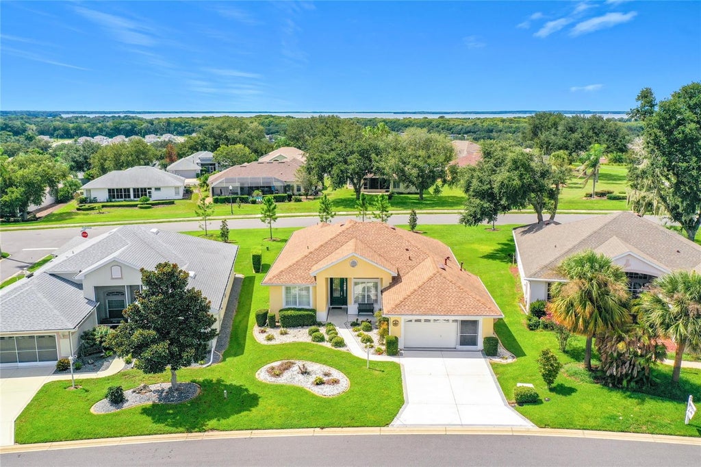 Photo of 5693 Gulf Stream St, Tavares, FL 32778 (MLS # S5157242)