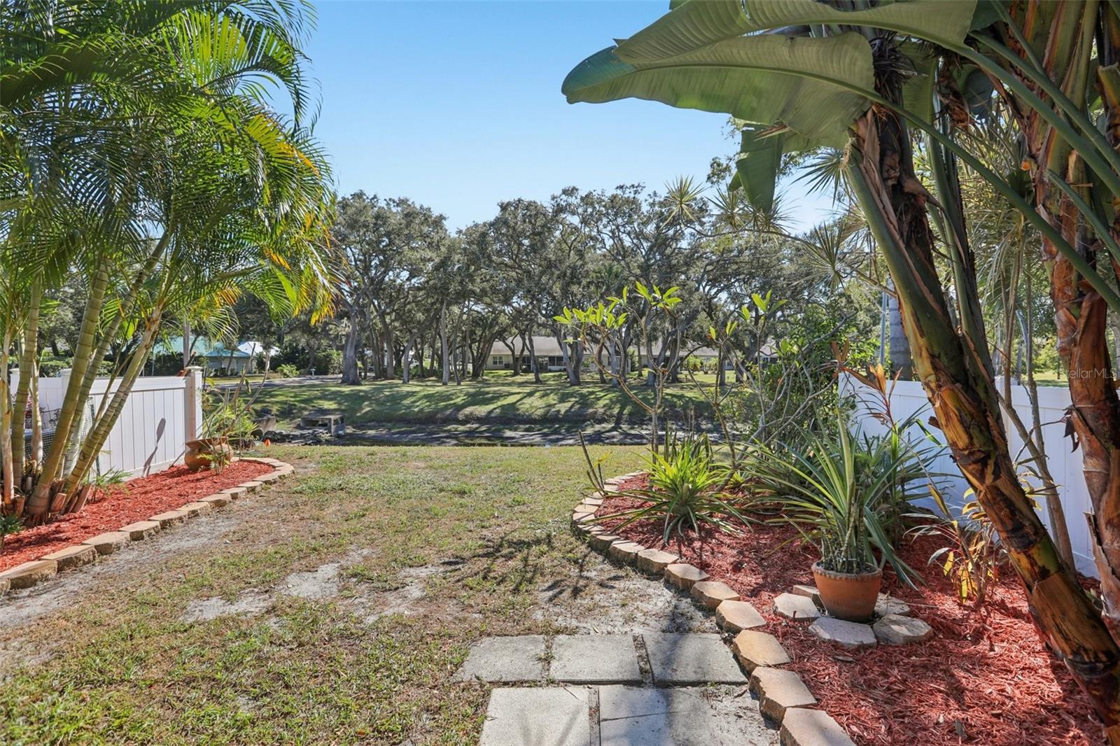 BAY TOWNE - Residential