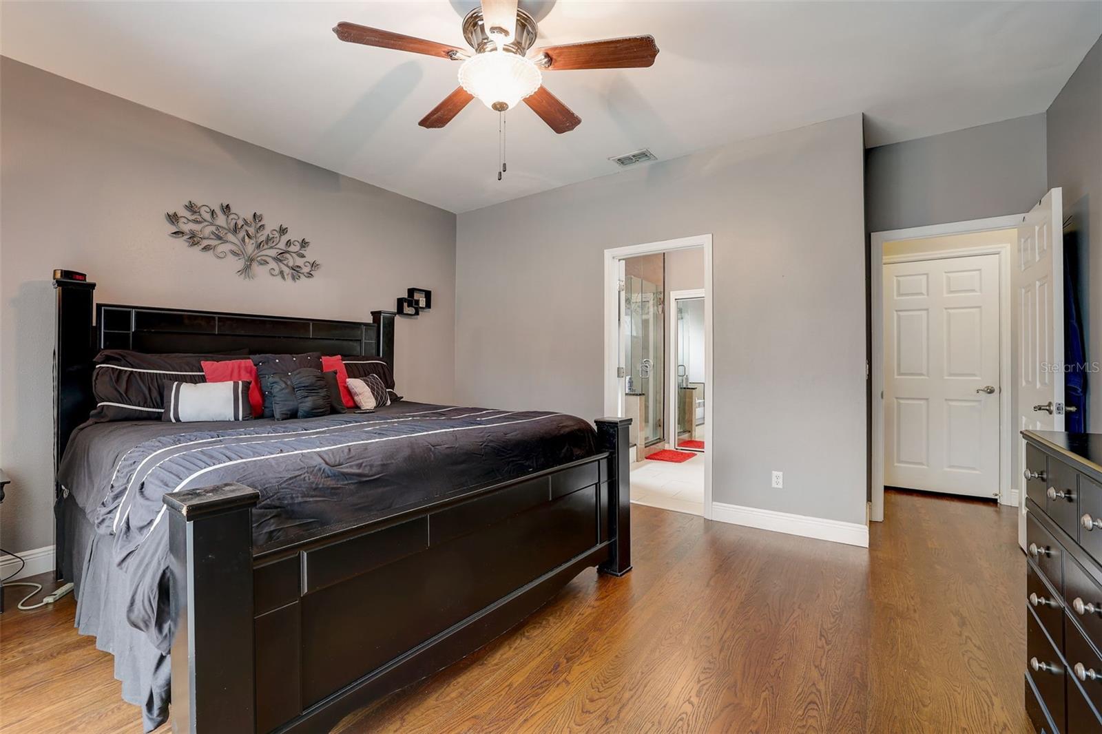 LAKES OF ALOMA - Residential