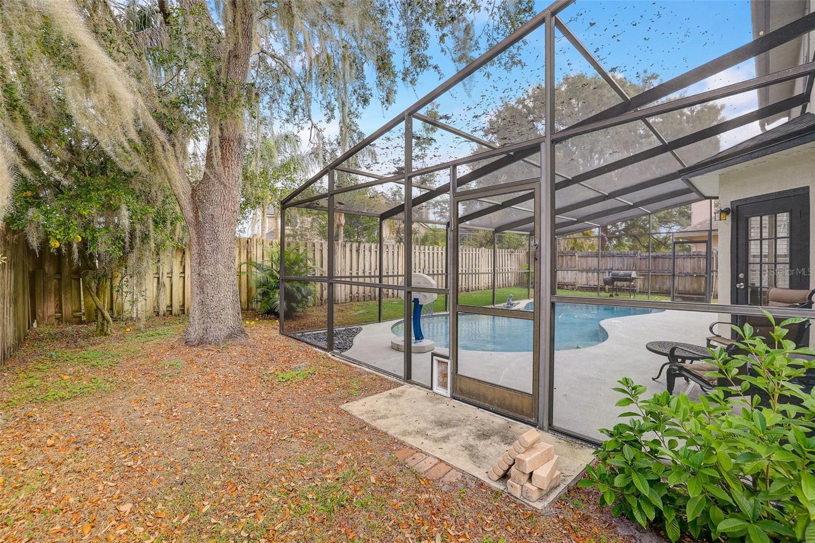 LAKES OF ALOMA - Residential