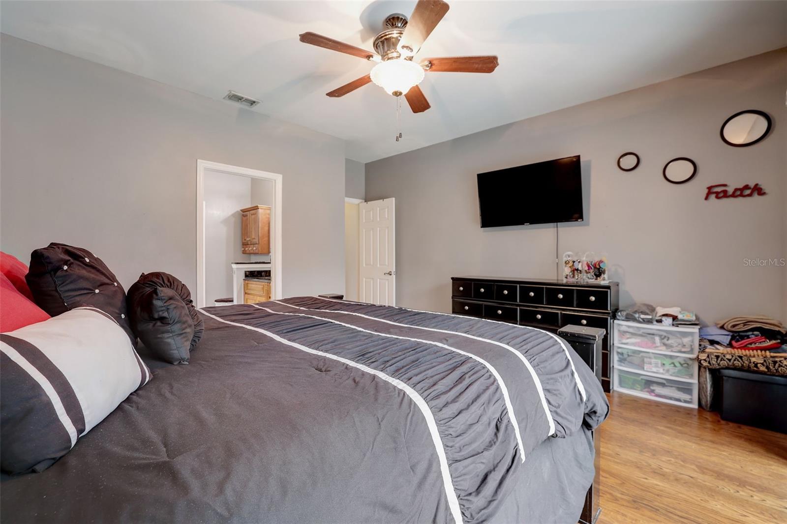 LAKES OF ALOMA - Residential