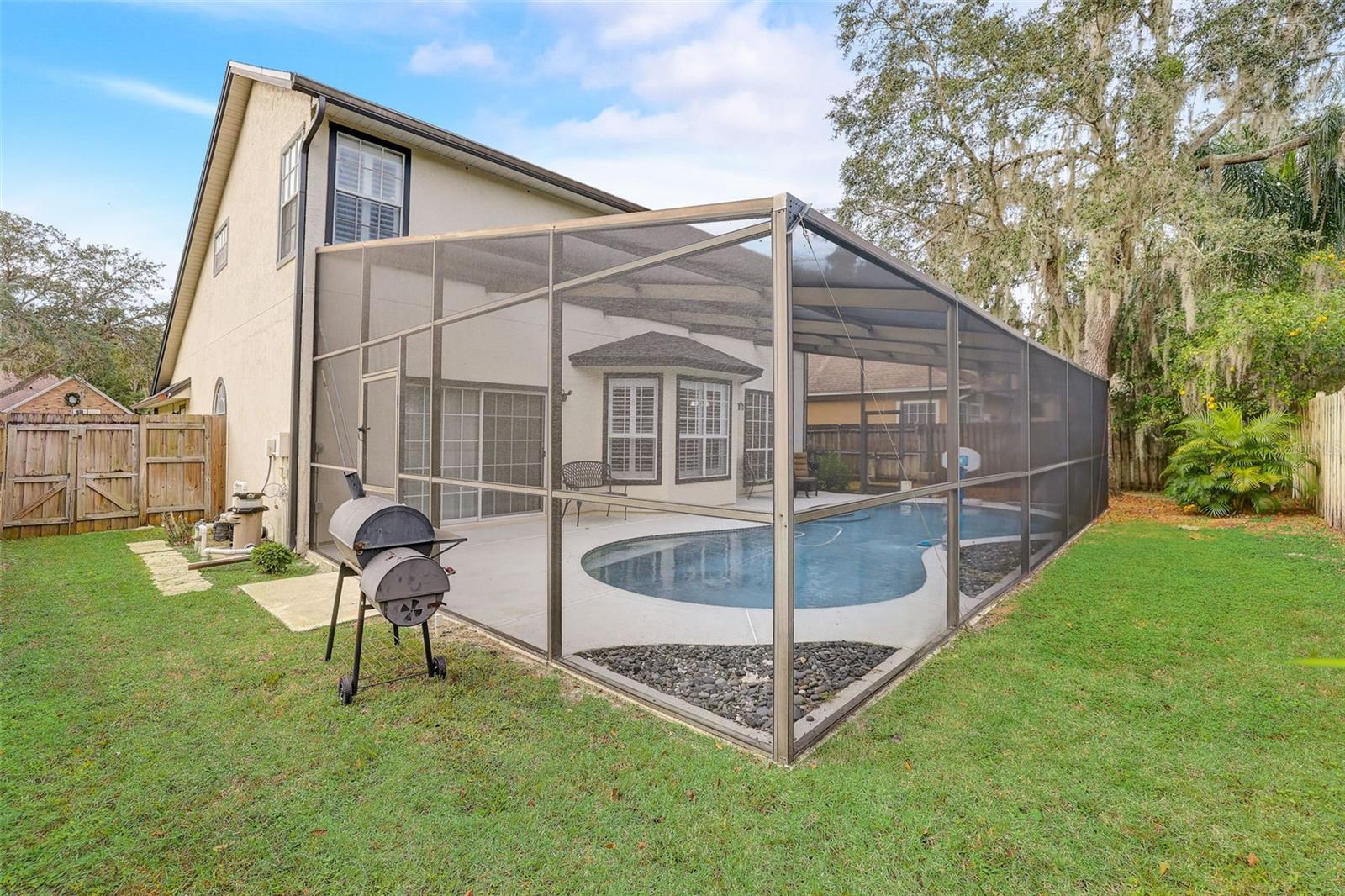 LAKES OF ALOMA - Residential