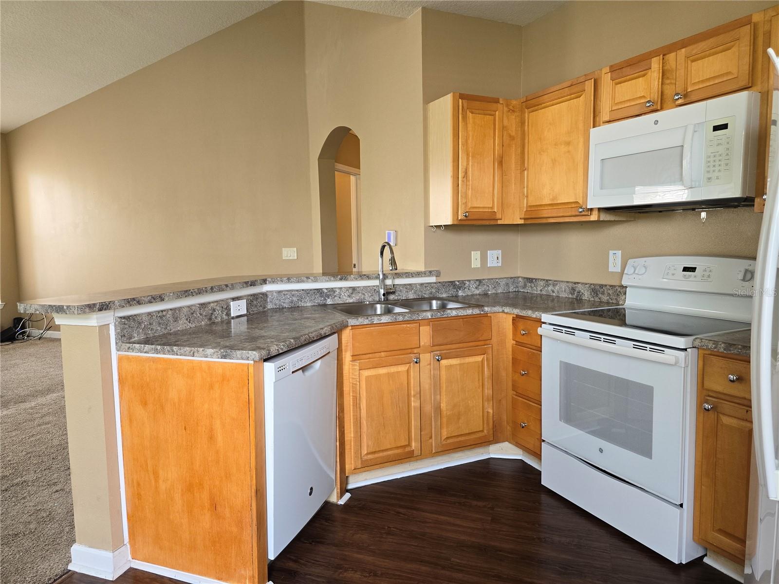 THE VILLAS CONDO - Residential