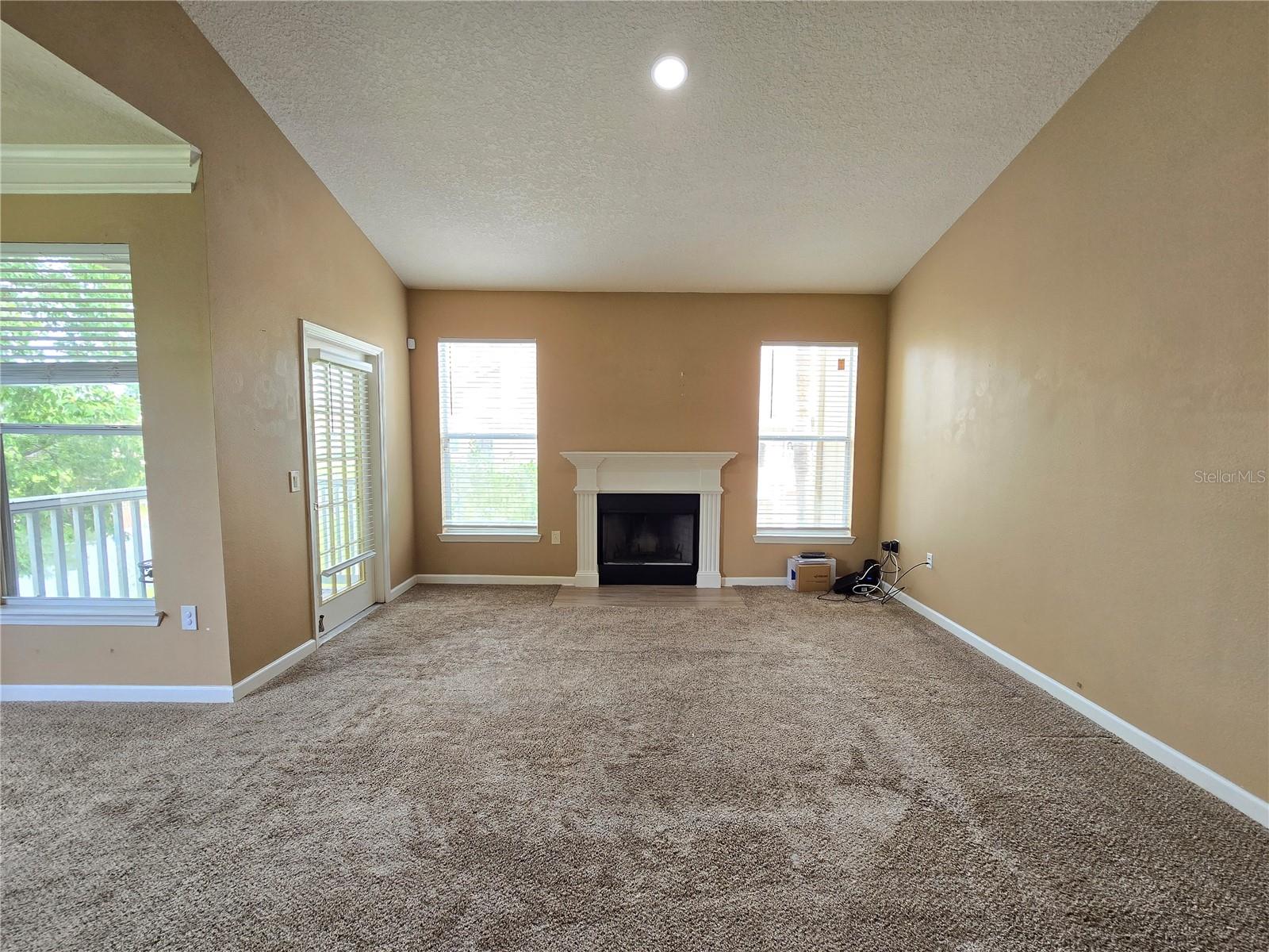 THE VILLAS CONDO - Residential