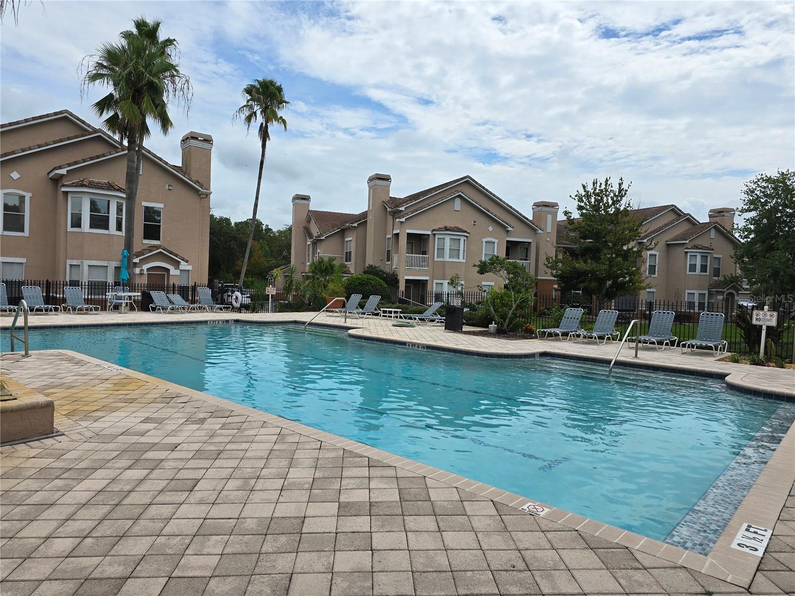 THE VILLAS CONDO - Residential