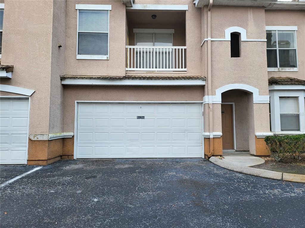 Photo of 10424 Villa View Circle #10424, Tampa, FL 33647 (MLS # TB8454832)