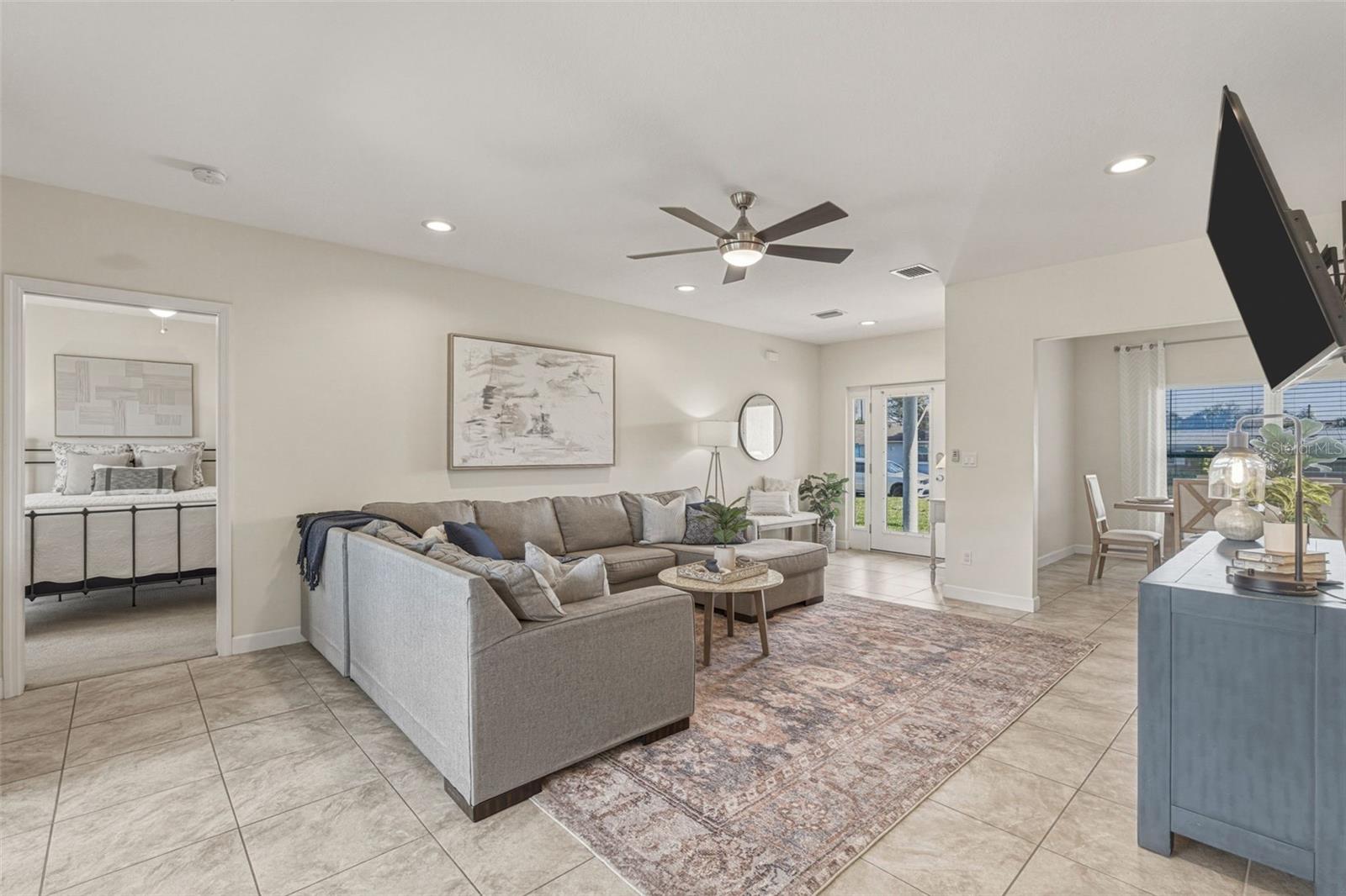 SOUTH VENICE - Residential