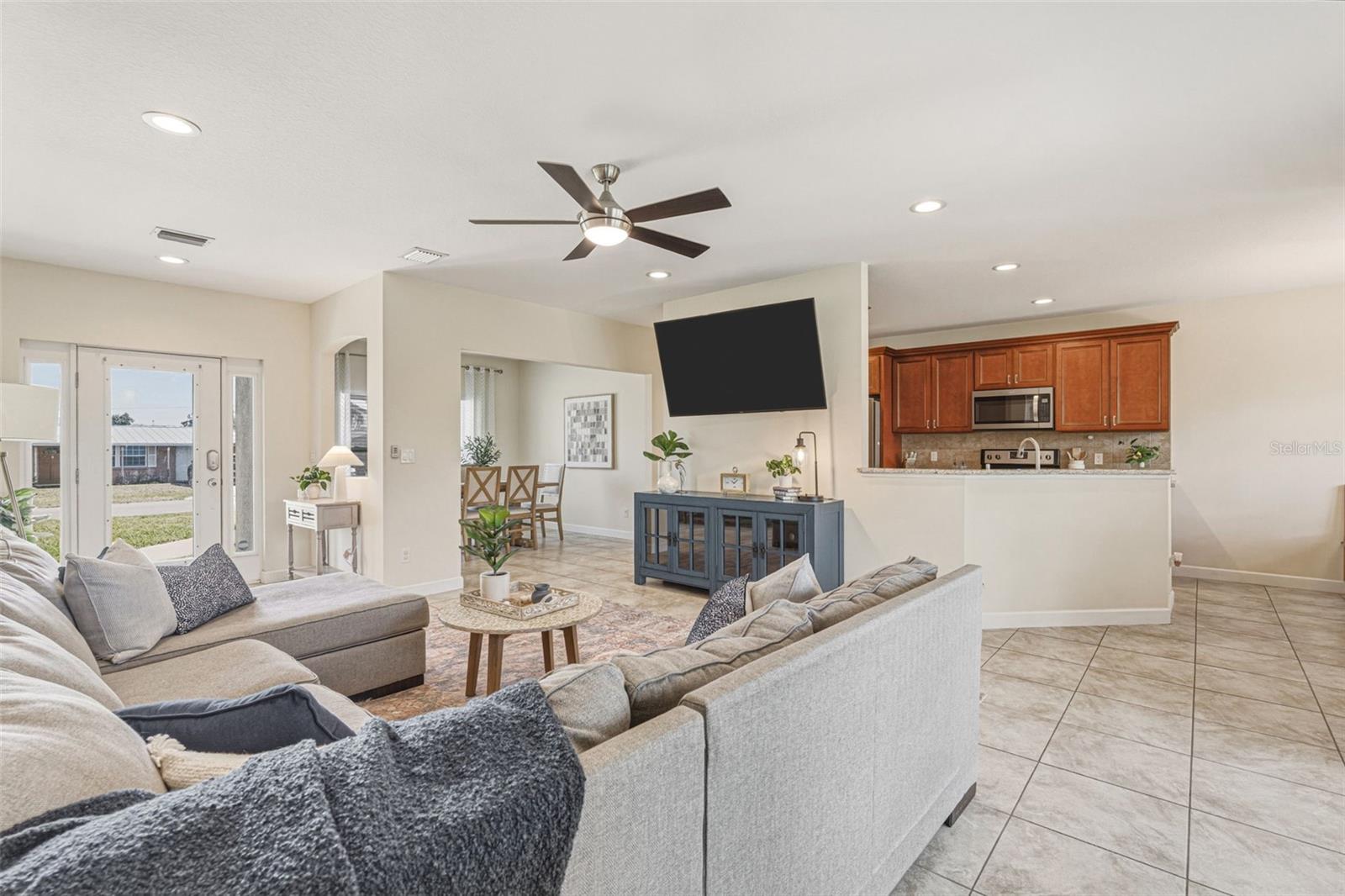 SOUTH VENICE - Residential