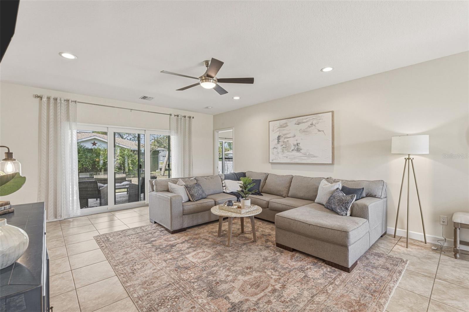 SOUTH VENICE - Residential