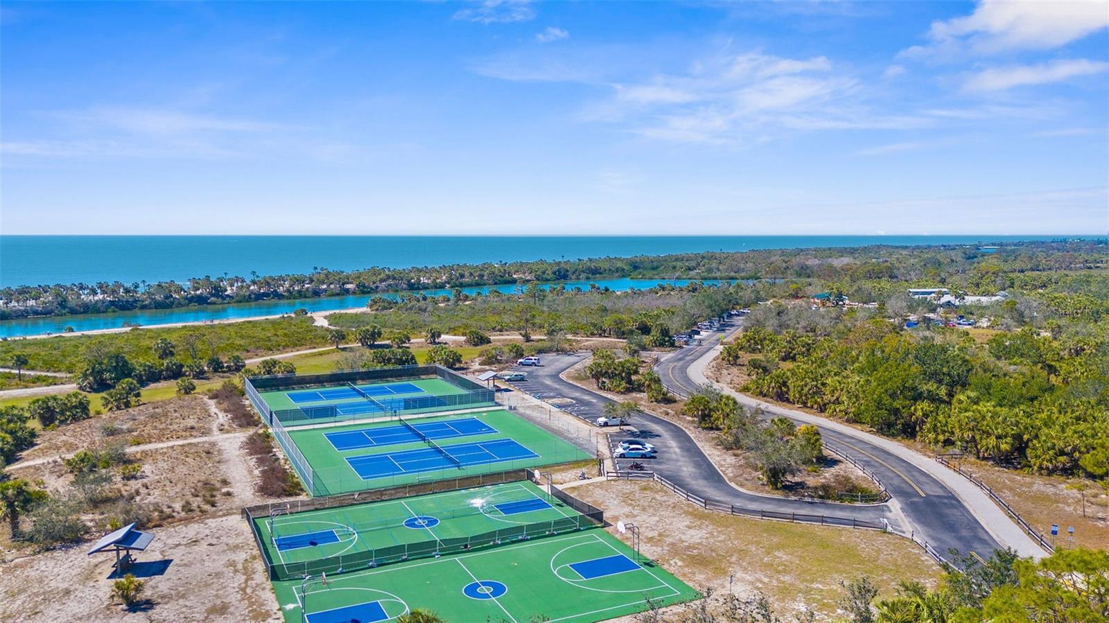 SOUTH VENICE - Residential