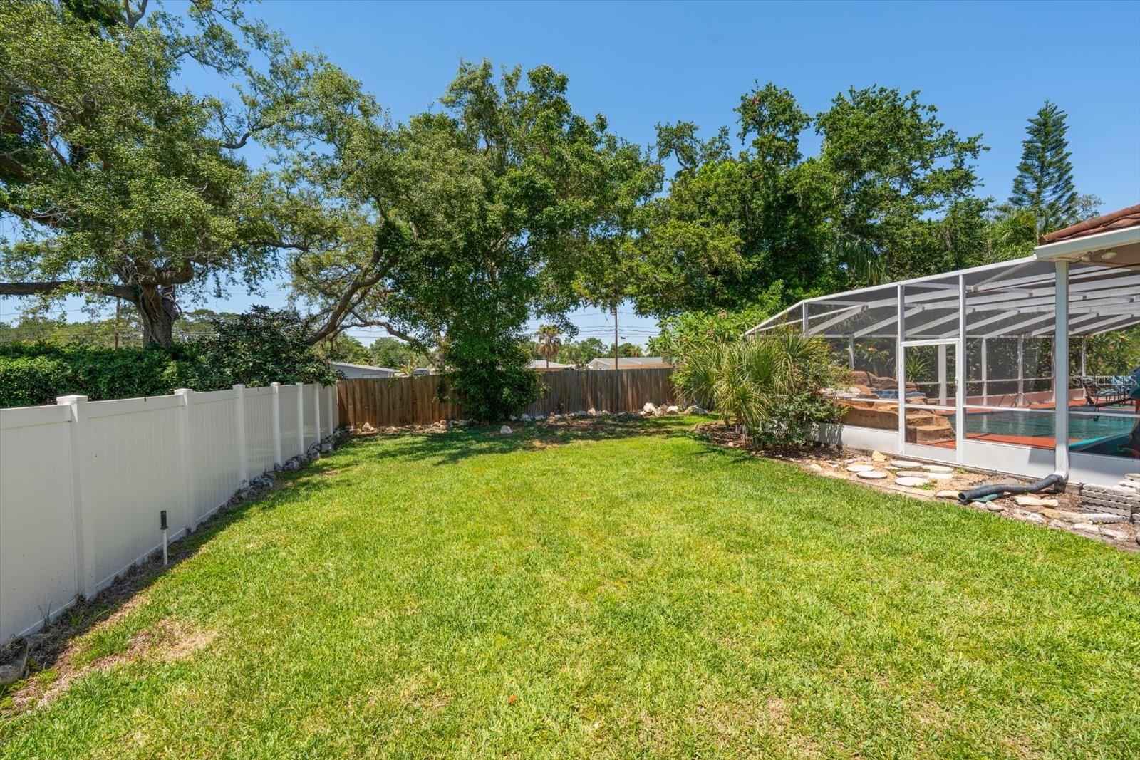 SHARON OAKS - Residential