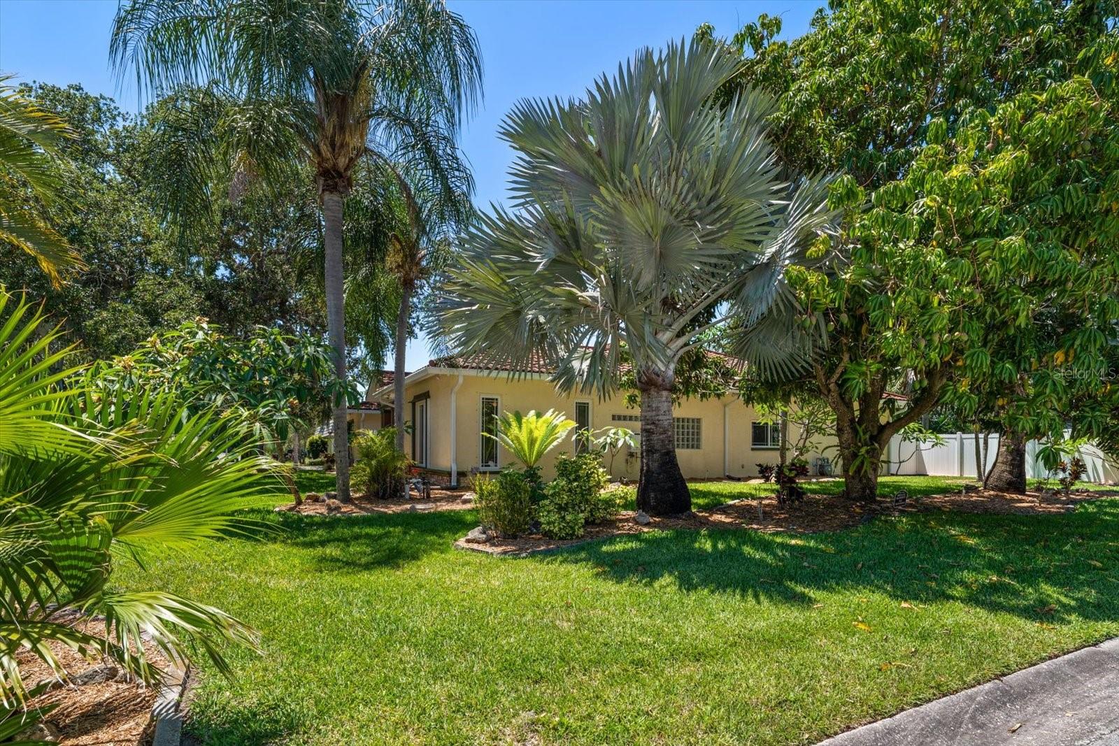 SHARON OAKS - Residential
