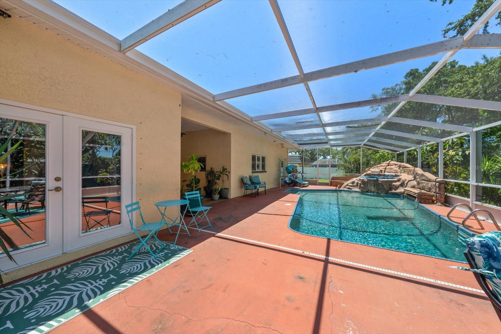 SHARON OAKS - Residential