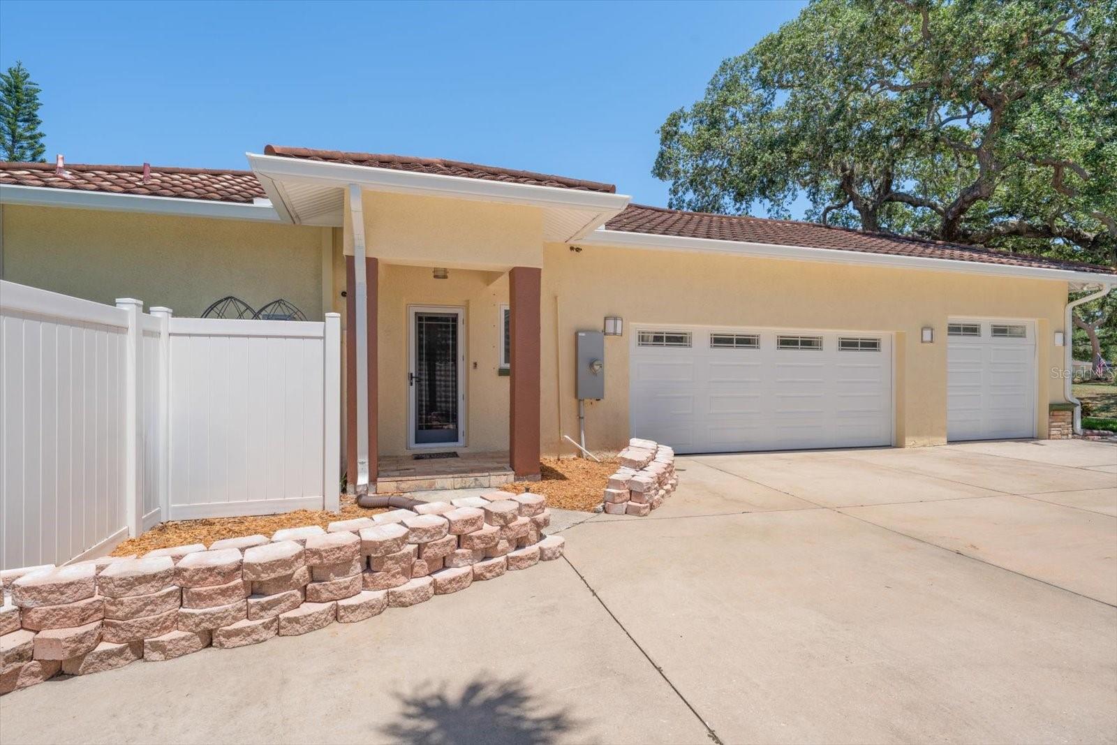 SHARON OAKS - Residential