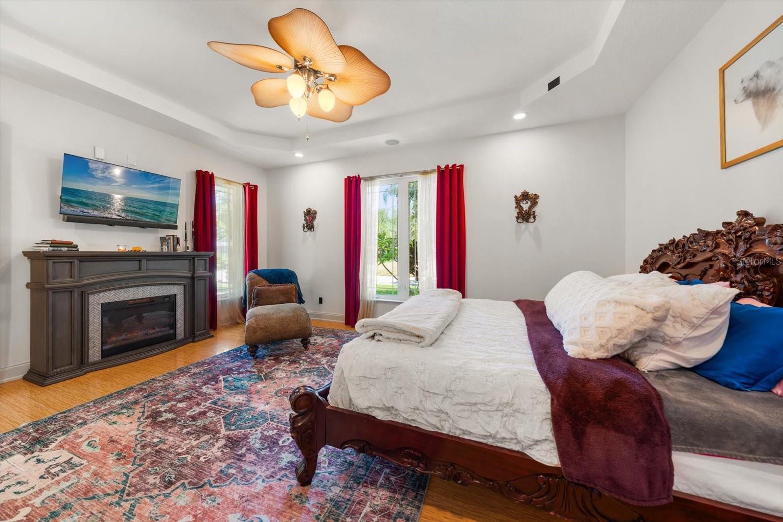 SHARON OAKS - Residential