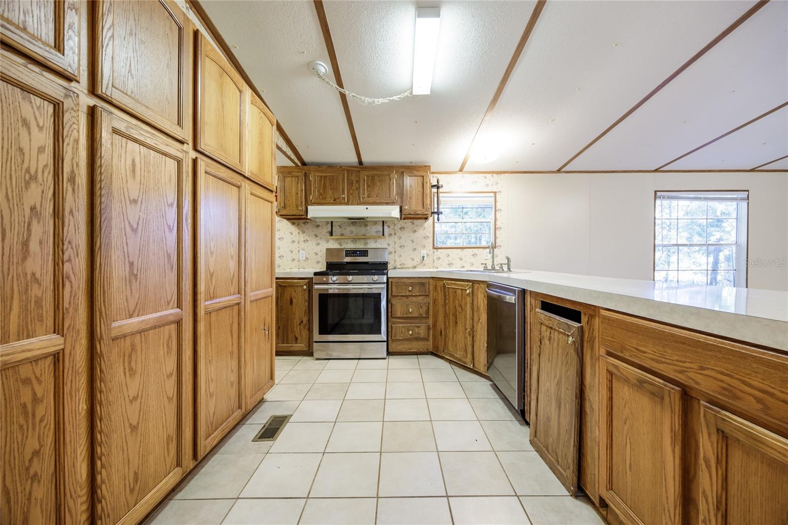 CADILLAC ESTATES - Residential