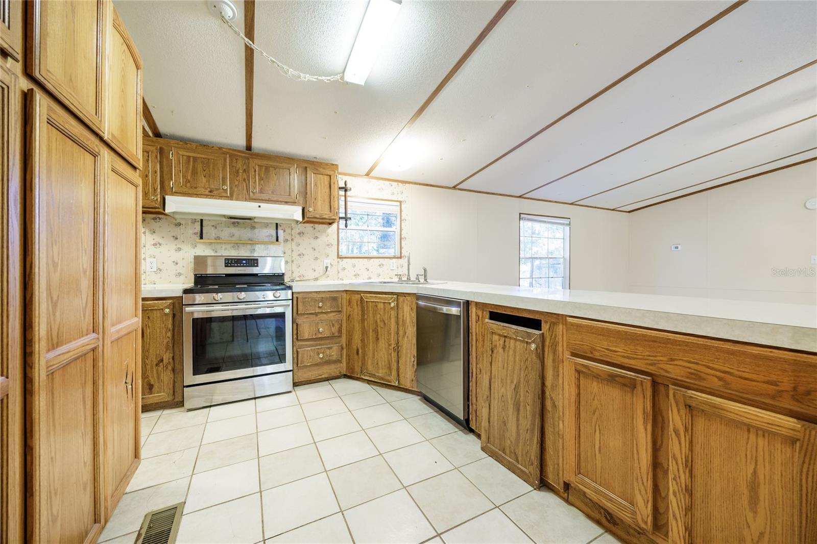 CADILLAC ESTATES - Residential