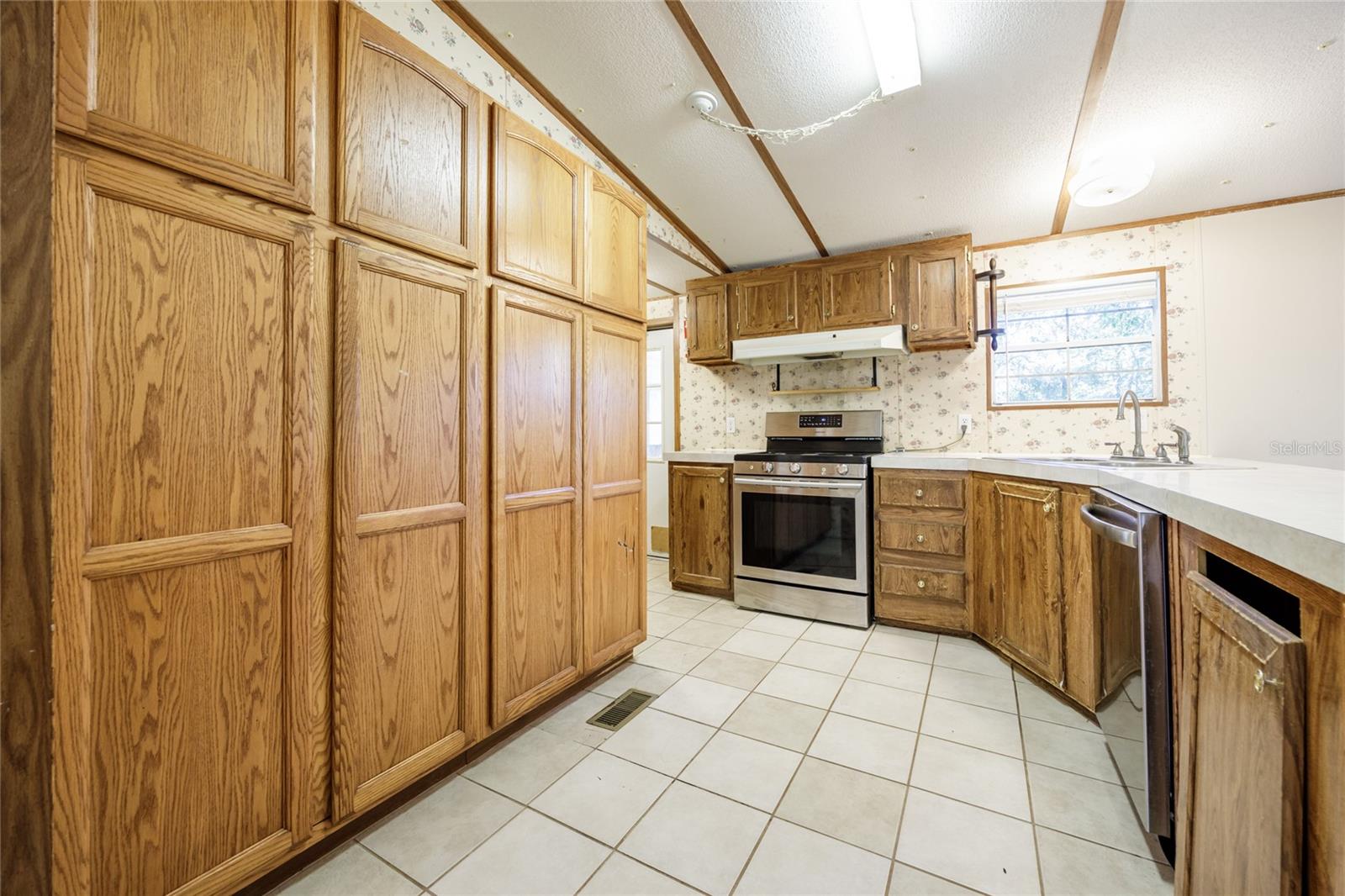 CADILLAC ESTATES - Residential