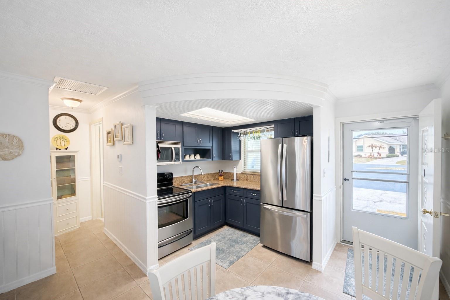 1412 SE PARADISE AVENUE 8